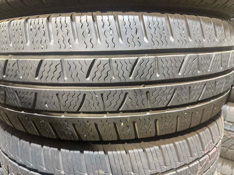 215/65 R16C Pirelli Carrier Winter 03200 фото