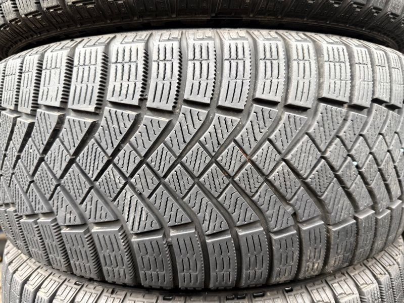 225/50 R17 Pirelli Ice Zero FR 04926 фото