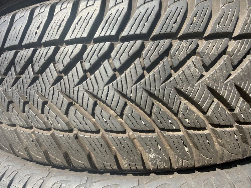 215/65 R16 Goodyear Ultra Grip plus SUV 02677 фото