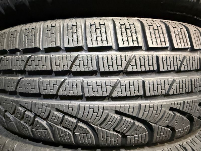 205/60 R16 Pirelli Winter 210 Sottozero Serie II 02639 фото
