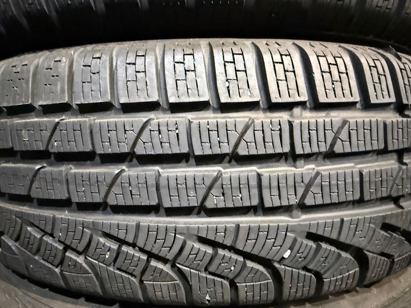 205/60 R16 Pirelli Winter 210 Sottozero Serie II 02639 фото
