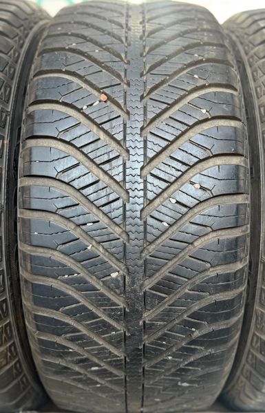215/55 R16 Goodyear Vector 4 Seasons 02382 фото