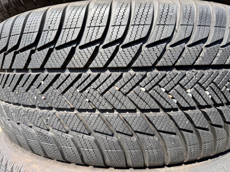 235/50 R19 Bridgestone Blizzak LM001 05236 фото