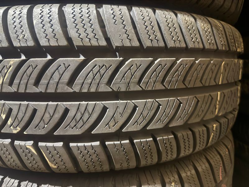 205/65 R16C Continental VancoWinter 2 03193 фото
