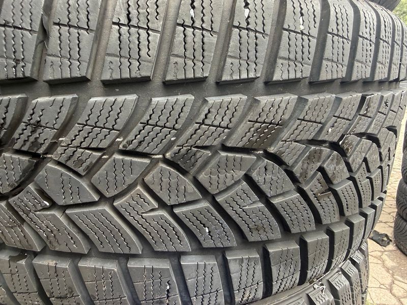 225/45 R17 Goodyear Ultra Grip Performance Gen-1 04901 фото